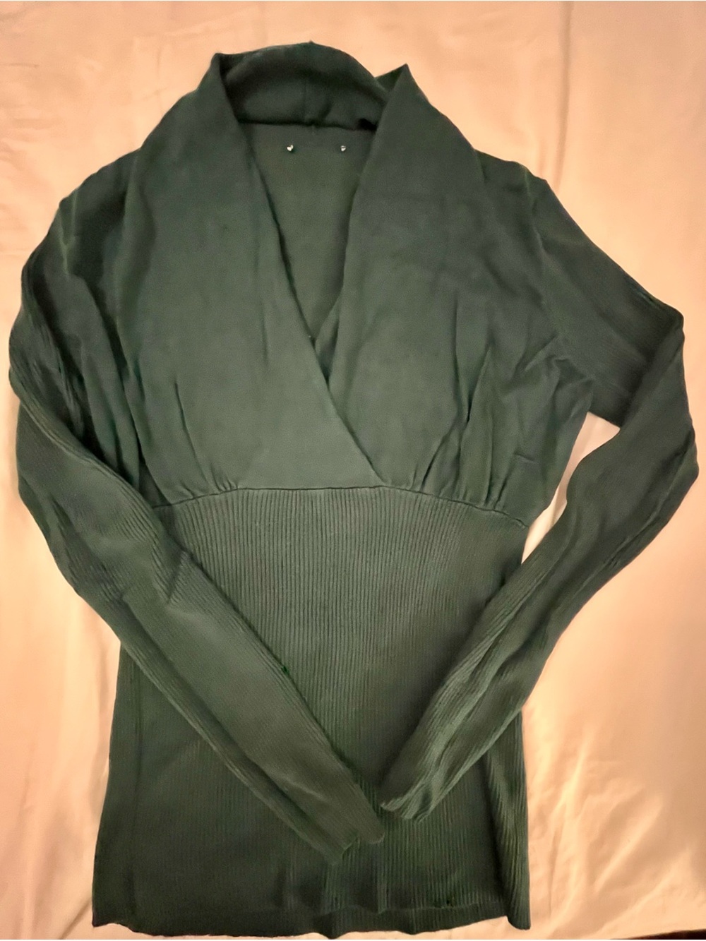 Women’s Gray Long Sleeve V-Neck Knit top